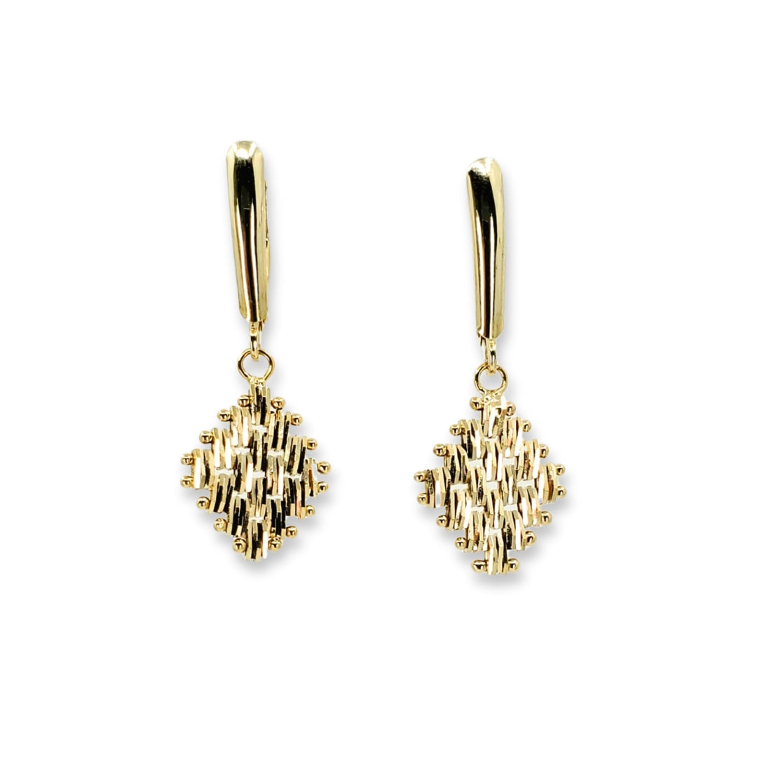 Yellow gold drop earrings with a diamond cut Riccio square design.