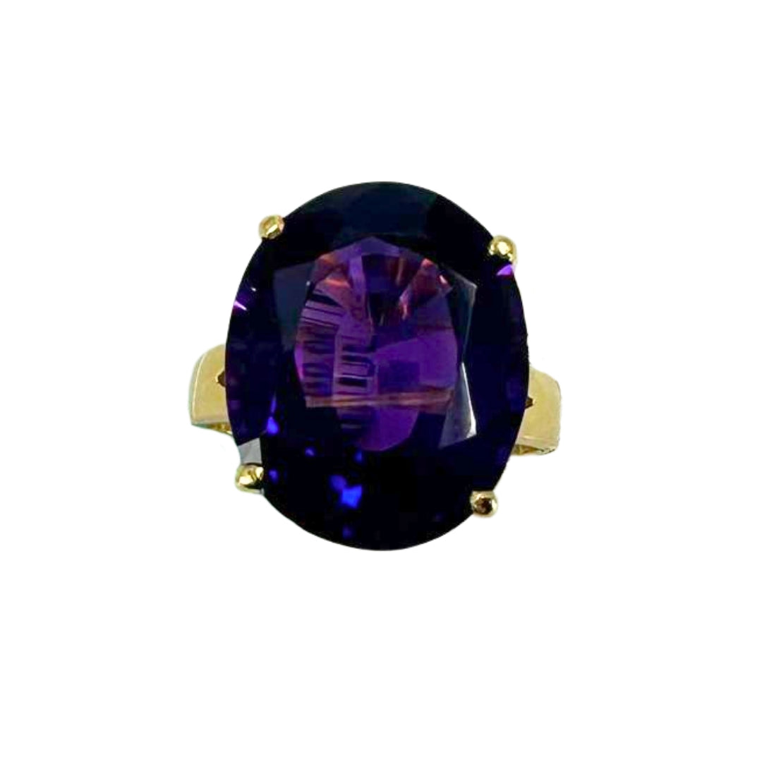 Yellow Gold Oval Amethyst Solitaire Ring